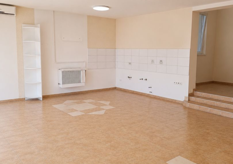 Commercial Premises Not In Shopping Center