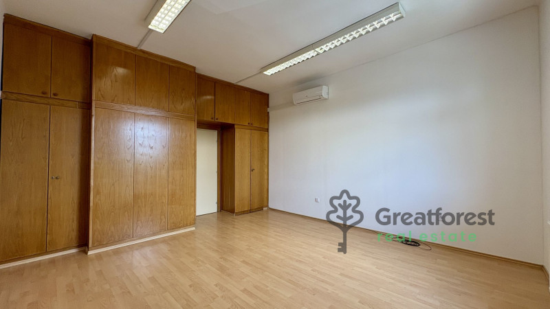 Debrecen, City North-East, office in office building  