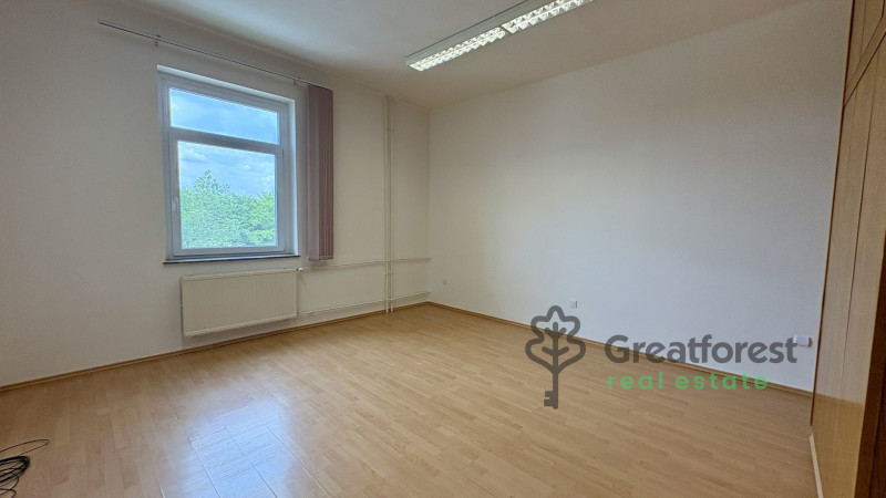 Debrecen, City North-East, office in office building  