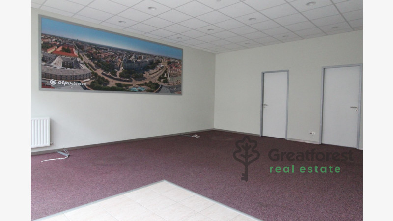 Debrecen, City Center, commercial premises not in shopping center  