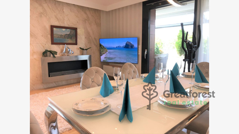 Debrecen, Bem Square, flat  