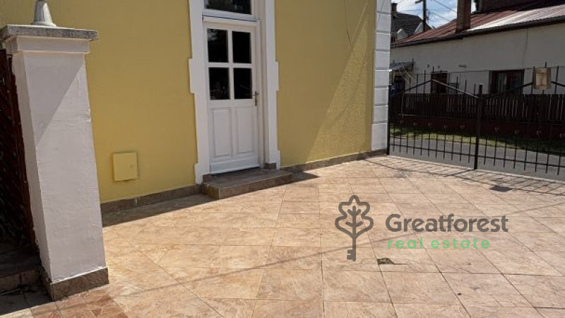 Debrecen, Close To City Center, commercial premises not in shopping center  