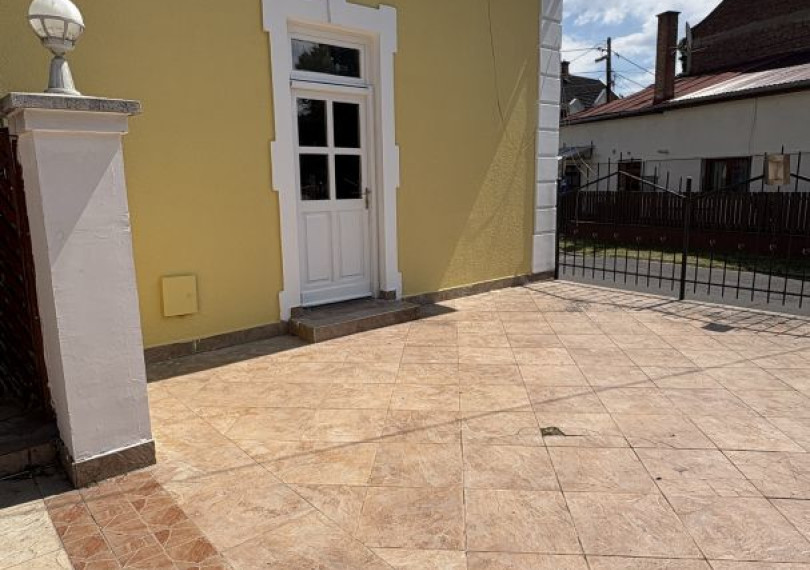 Commercial Premises Not In Shopping Center