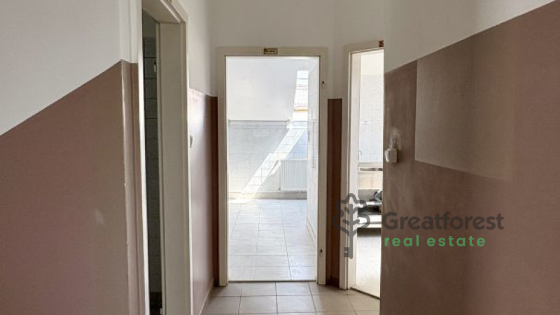 Debrecen, Close To City Center, commercial premises not in shopping center  