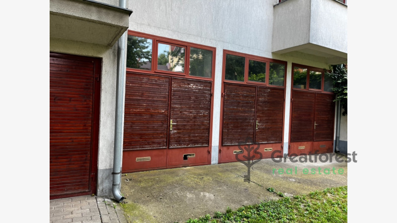 Debrecen, Close To Plaza, garage - individual garage  