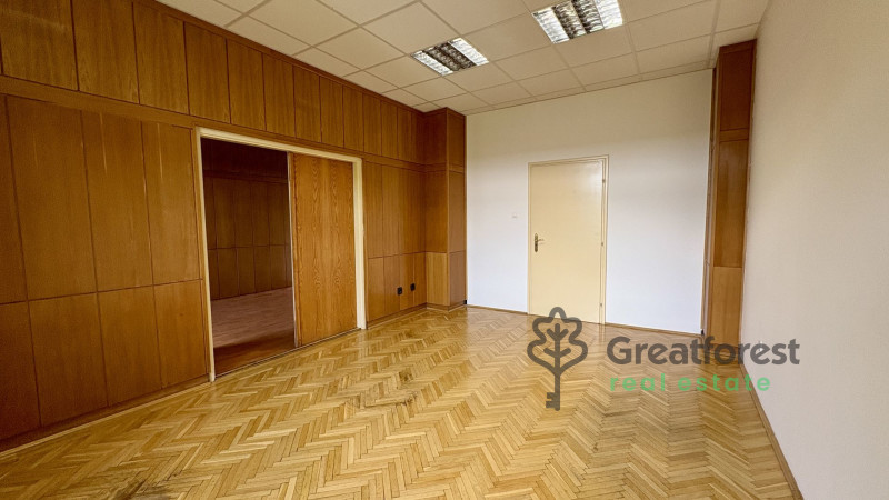 Debrecen, City North-East, office in office building  