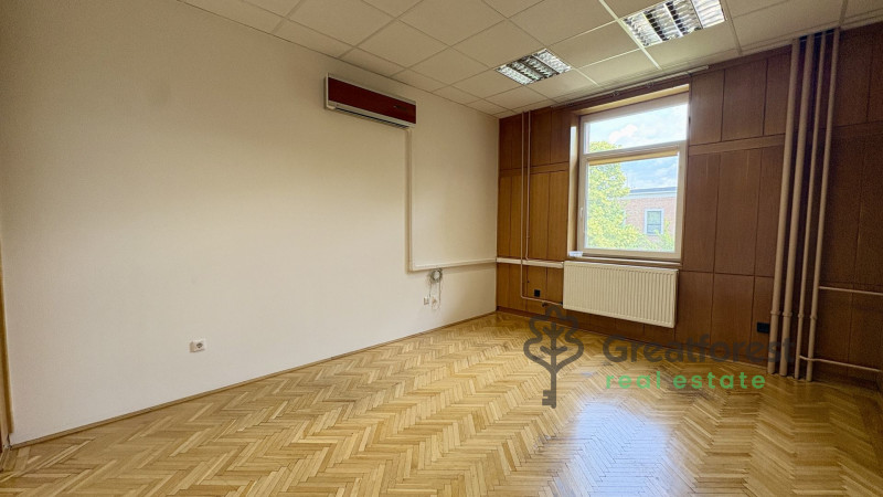 Debrecen, City North-East, office in office building  