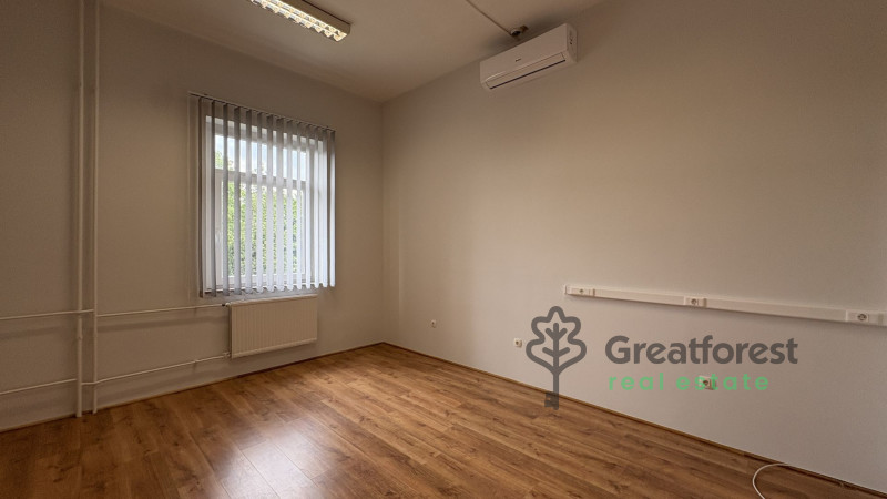 Debrecen, City North-East, office in office building  