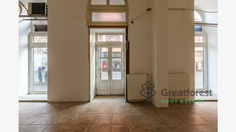 Debrecen, City Center, commercial premises not in shopping center  