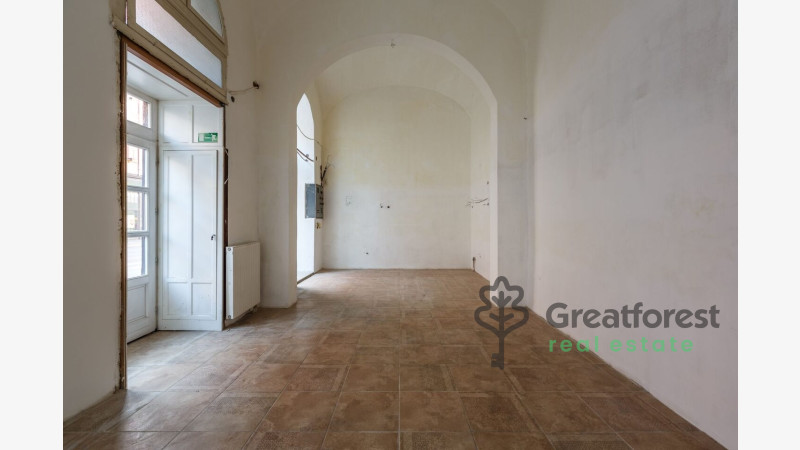 Debrecen, City Center, commercial premises not in shopping center  