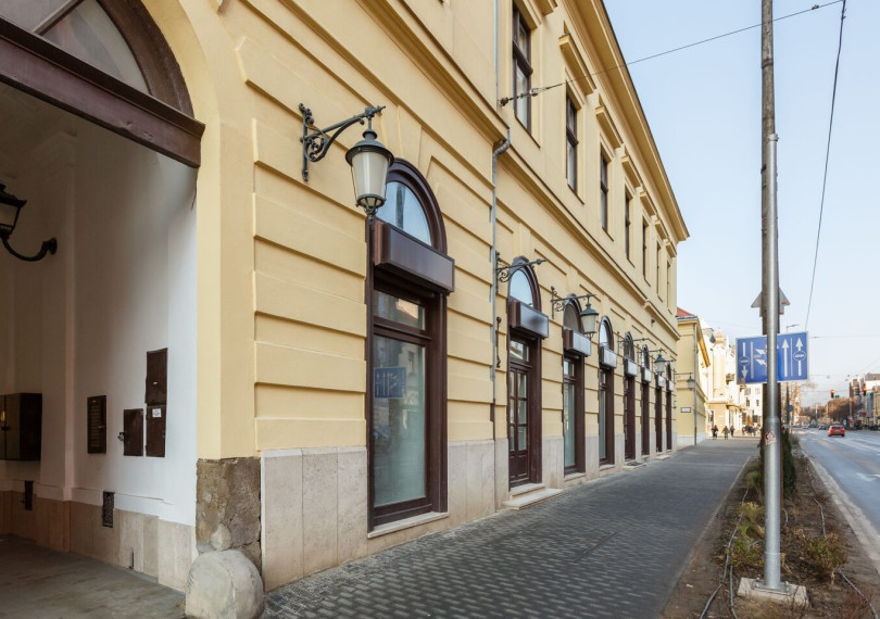Commercial Premises Not In Shopping Center