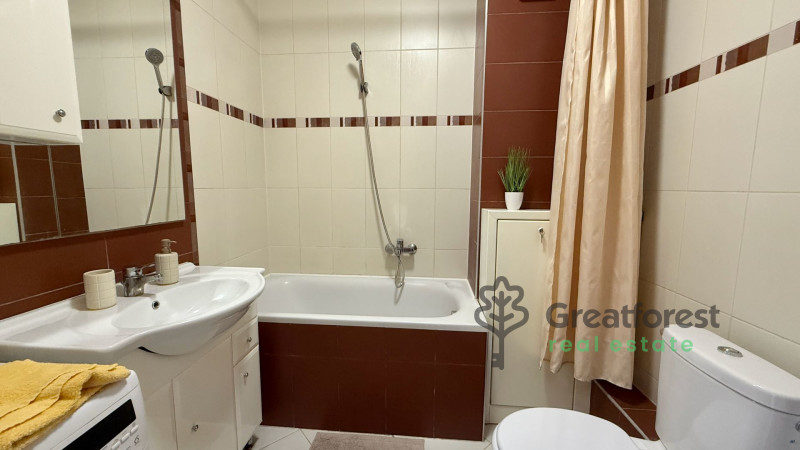 Debrecen, Bem Square, flat  