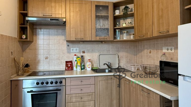 Debrecen, Bem Square, flat  
