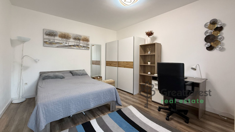 Debrecen, Bem Square, flat  