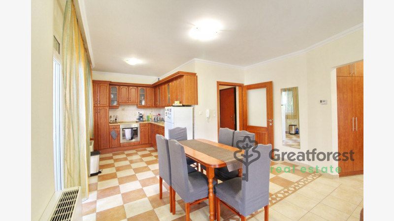 Debrecen, Bem Square, flat  