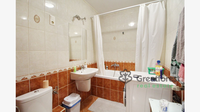 Debrecen, Bem Square, flat  