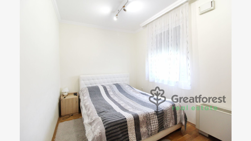 Debrecen, Bem Square, flat  