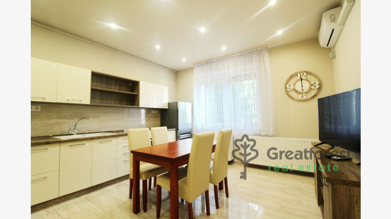 Debrecen, Close To Plaza, flat  