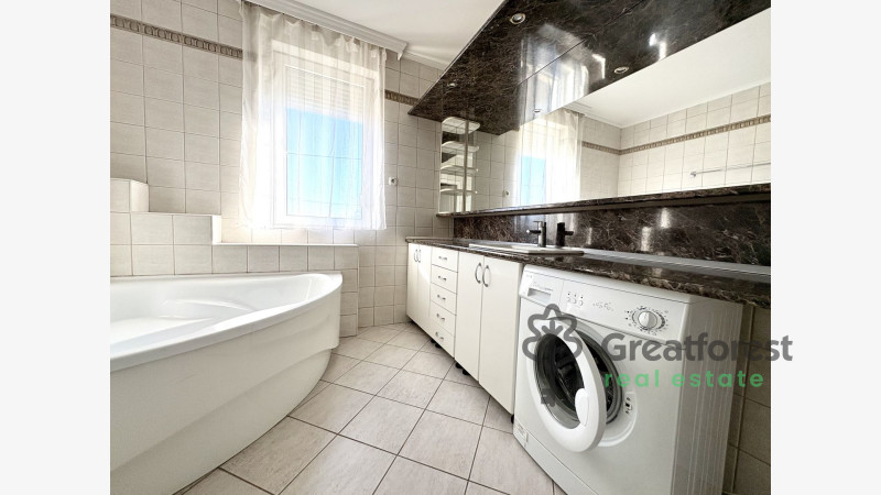 Debrecen, City South, family house  