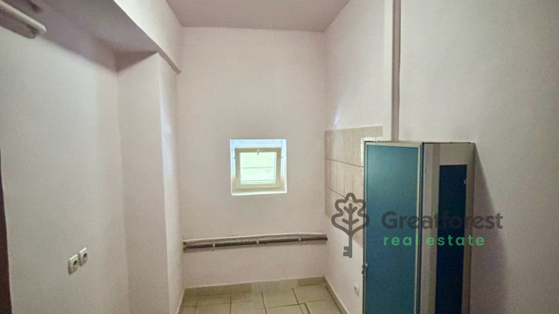 Debrecen, Close To City Center, commercial premises not in shopping center  