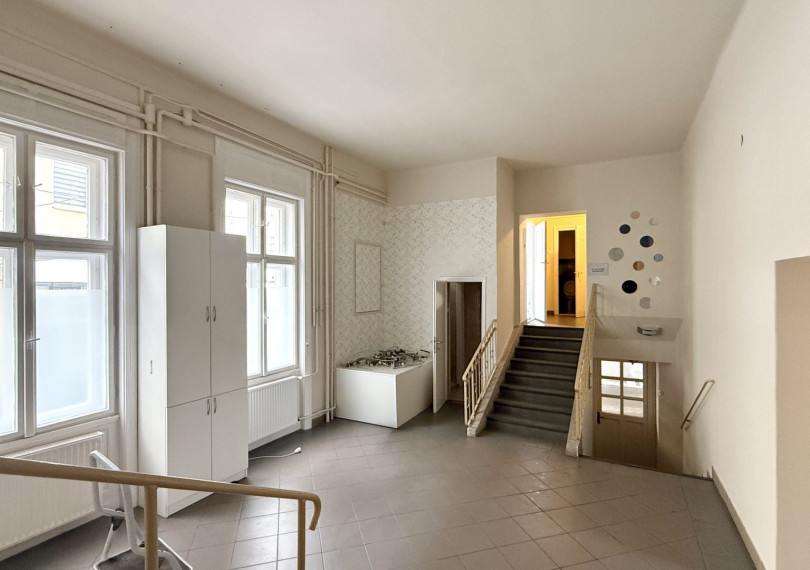 Commercial Premises Not In Shopping Center