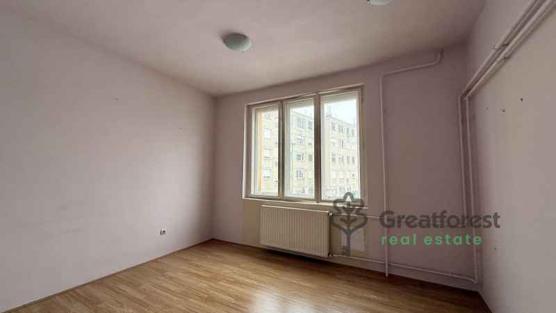 Debrecen, Close To City Center, commercial premises not in shopping center  